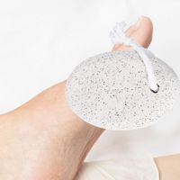 Nivalmix-Pedra-Pome-Esfoliante-Natural-Para-os-Pes-Branco-Quanhe-2492171-002-1